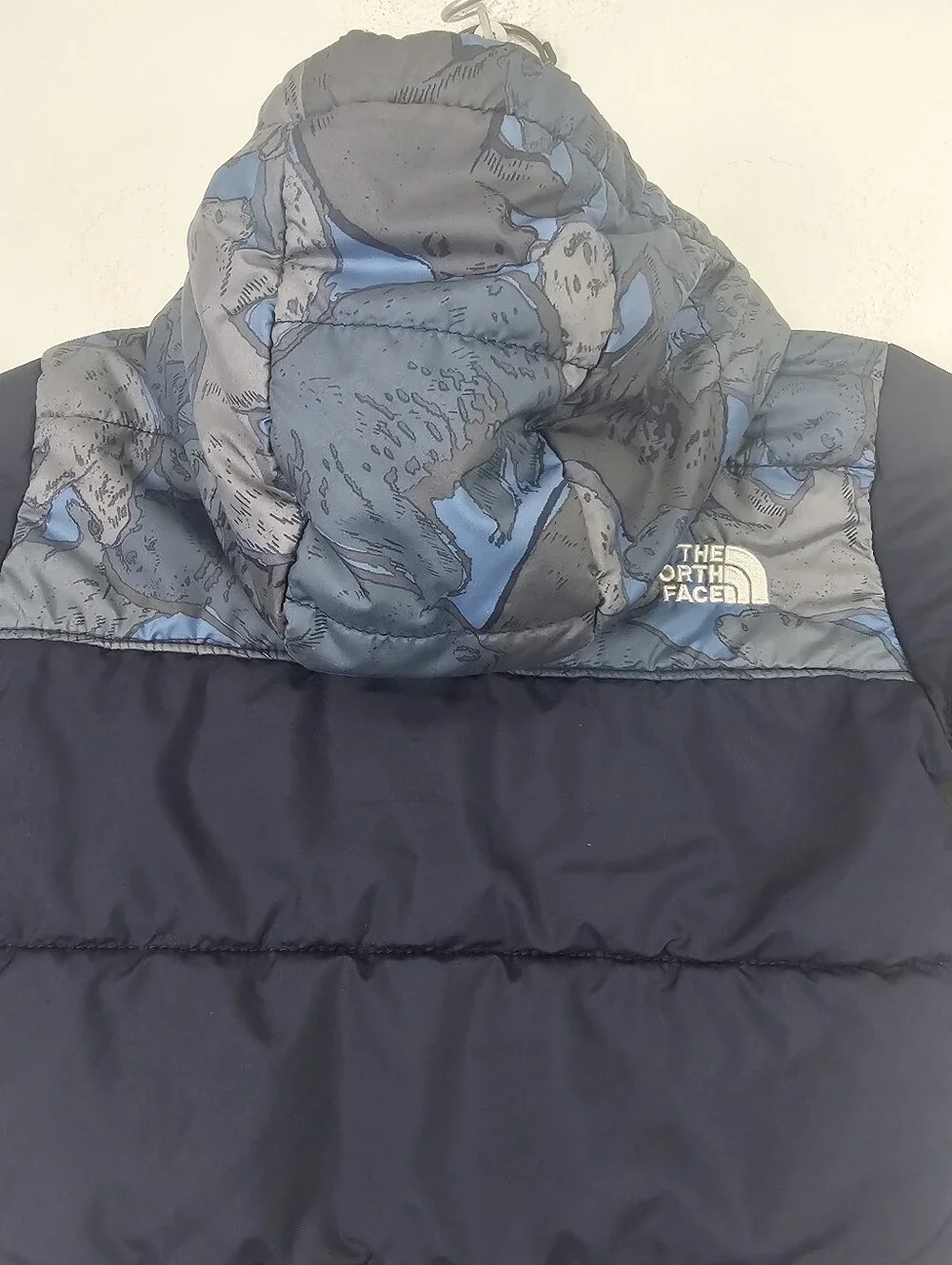 The North Face Toddler Puffer Jacket  Navy Camo Hood Reversible Sherpa  Sz 3T